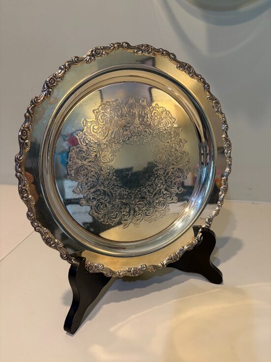 Wm A. Rogers Other - VINTAGE WM. A. ROGERS SILVERPLATE *ROYAL PROVINCIAL* ROUND SERVING TRAY 10 1/2"